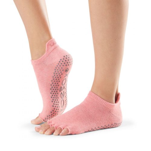 pink-toe-sock-bx-studio-montreal-fitness
